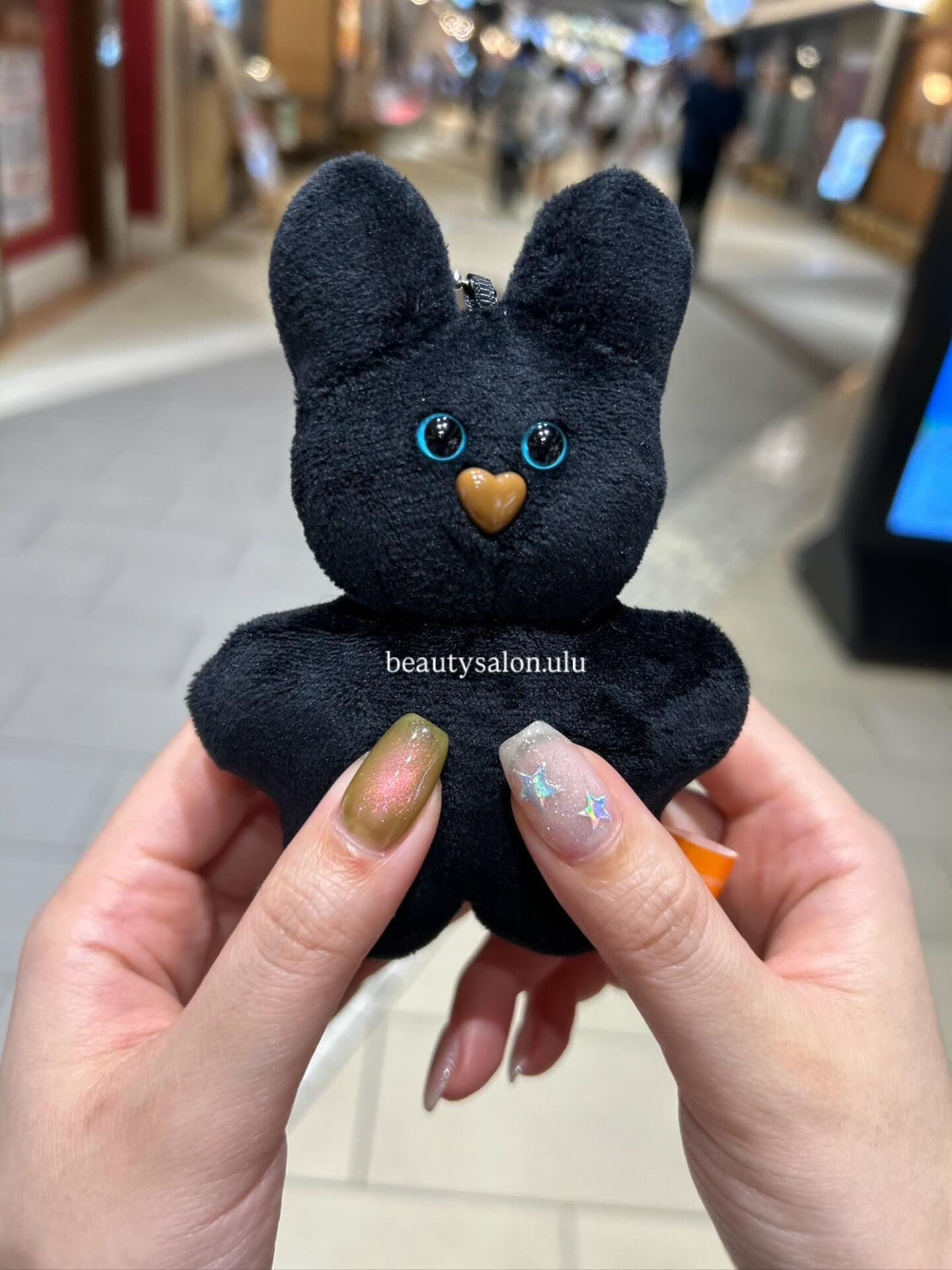 🖤 ̖́-